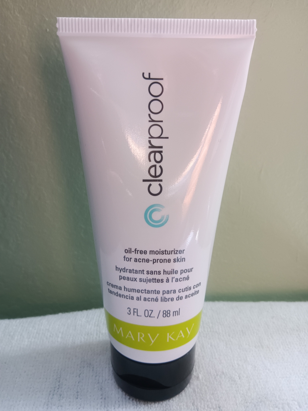 Mary Kay Clearproof Oil-Free Moisturizer — Unisex for all skin types